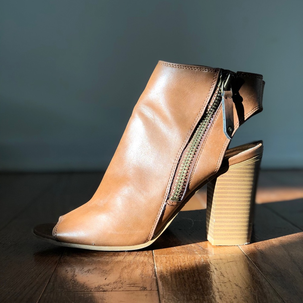 Beautiful brown short peep toe bootie!